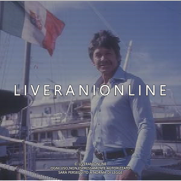 RETROSPETTIVA CHARLES BRONSON ATTORE NELLA FOTO CHARLES BRONSON CON JILL IRELAND A CANNES NELL\'ANNO 1973 AG ALDO LIVERANI SAS