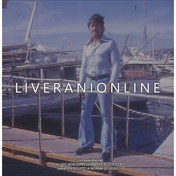 RETROSPETTIVA CHARLES BRONSON ATTORE NELLA FOTO CHARLES BRONSON CON JILL IRELAND A CANNES NELL\'ANNO 1973 AG ALDO LIVERANI SAS