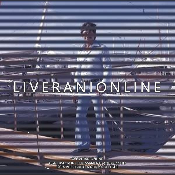 RETROSPETTIVA CHARLES BRONSON ATTORE NELLA FOTO CHARLES BRONSON CON JILL IRELAND A CANNES NELL\'ANNO 1973 AG ALDO LIVERANI SAS