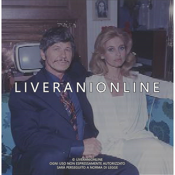 RETROSPETTIVA CHARLES BRONSON ATTORE NELLA FOTO CHARLES BRONSON CON JILL IRELAND A CANNES NELL\'ANNO 1973 AG ALDO LIVERANI SAS