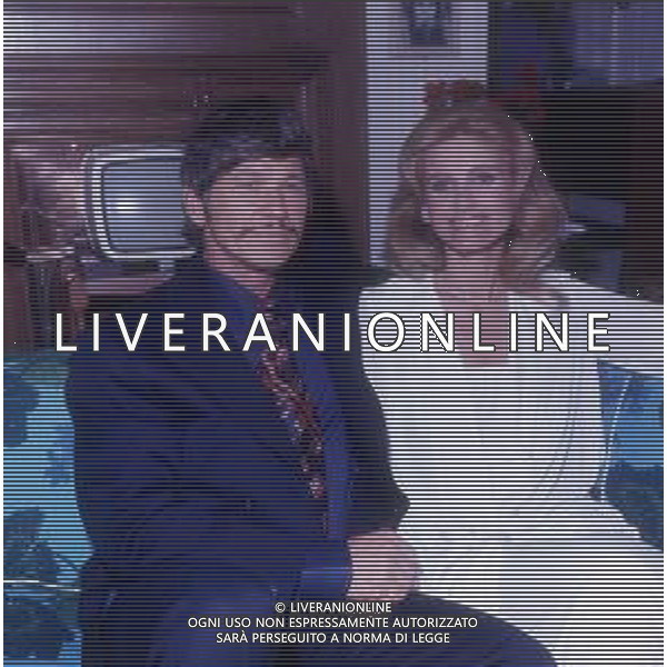 RETROSPETTIVA CHARLES BRONSON ATTORE NELLA FOTO CHARLES BRONSON CON JILL IRELAND A CANNES NELL\'ANNO 1973 AG ALDO LIVERANI SAS