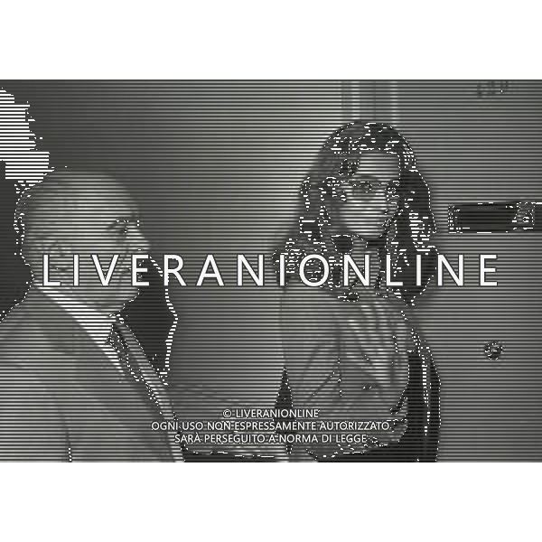 RETROSPETTIVA CARLO PONTI REGISTA NELLA FOTO CARLO PONTI CON SOPHIA LOREN A CANNES NELLL\'ANNO 1977 AG ALDO LIVERANI SAS