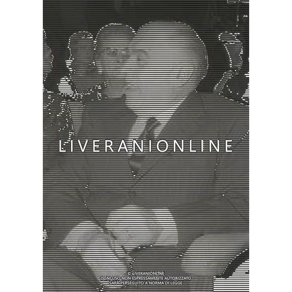 RETROSPETTIVA CARLO PONTI REGISTA NELLA FOTO CARLO PONTI NELLL\'ANNO 1975 A MILANO AG ALDO LIVERANI SAS  