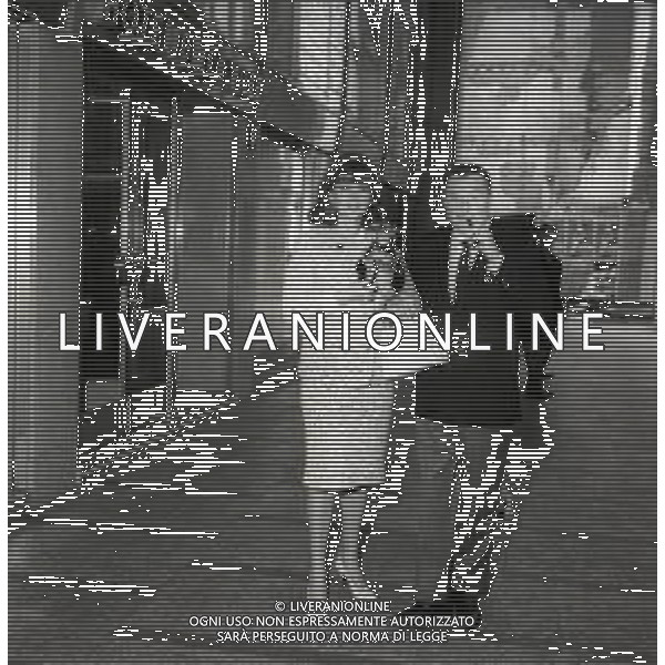 RETROSPETTIVA ABBE LANE ATTRICE NELLA FOTO ABBE LANE A MILANO CON IL MARITO XAVIER CUGAR IL GIORNO 28-10-1963 AG ALDO LIVERANI SAS  