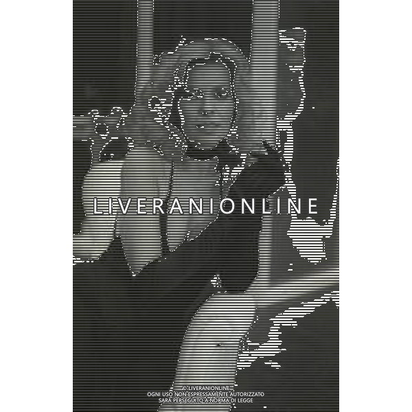RETROSPETTIVA ABBE LANE ATTRICE NELLA FOTO ABBE LANE NELLA TRASMISSIONE TELEVISIVA “TE LA DO IO L\'AMERICA“ NELL\'ANNO 1981 AG ALDO LIVERANI SAS 