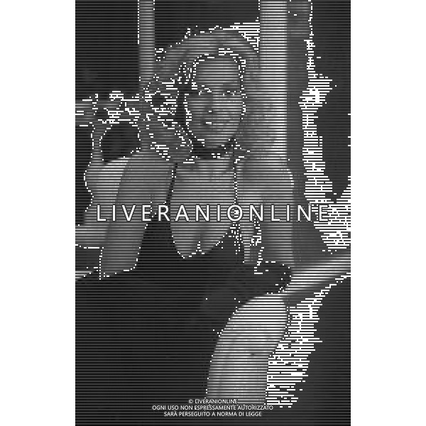 RETROSPETTIVA ABBE LANE ATTRICE NELLA FOTO ABBE LANE NELLA TRASMISSIONE TELEVISIVA “TE LA DO IO L\'AMERICA“ NELL\'ANNO 1981 AG ALDO LIVERANI SAS 