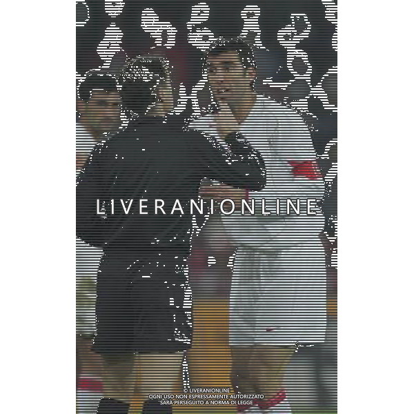 Berna 12 novembre 2005 Svizzera - Turchia play off qualificazioni mondiali Germania 2006 nella foto: Hakan Sukur discute con l\'arbitro De Bleeckere Frank foto Andry / Ag. Aldo Liverani