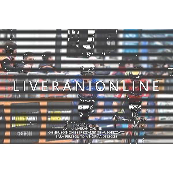 08-03-2023 Tirreno - Adriatico; Tappa 03 Follonica - Foligno; 2023, Alpecin - Deceuninck; 2023, Bahrain - Victorious; Philipsen, Jasper; Bauhaus, Phil; Foligno; ©SIROTTI / AGENZIA ALDO LIVERANI SAS
