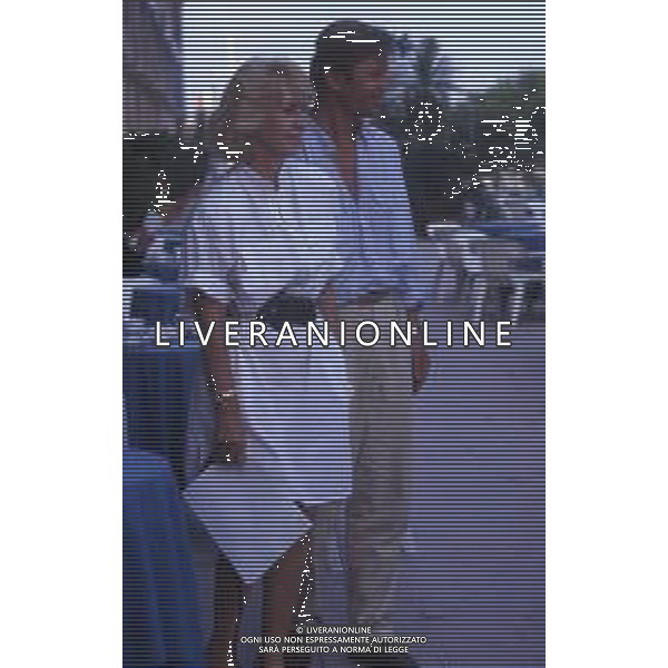 RETROSPETTIVA MICHAEL YORK ATTORE NELLA FOTO MICHAEL YORK E LA MOGLIE PATRICIA Mc CALLUM NELL\'ANNO 1987 A VENEZIA AG ALDO LIVERANI SAS  