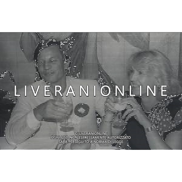 RETROSPETTIVA MICHAEL YORK ATTORE NELLA FOTO MICHAEL YORK E LA MOGLIE PATRICIA Mc CALLUM NELL\'ANNO 1987 A VENEZIA AG ALDO LIVERANI SAS  