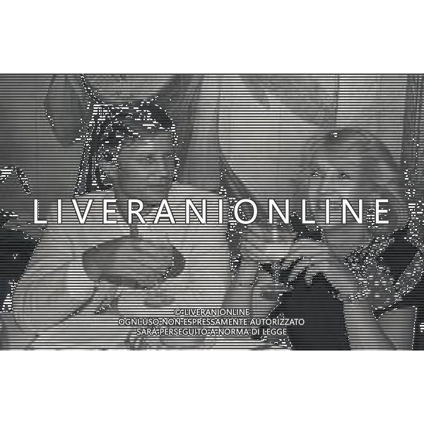 RETROSPETTIVA MICHAEL YORK ATTORE NELLA FOTO MICHAEL YORK E LA MOGLIE PATRICIA Mc CALLUM NELL\'ANNO 1987 A VENEZIA AG ALDO LIVERANI SAS  