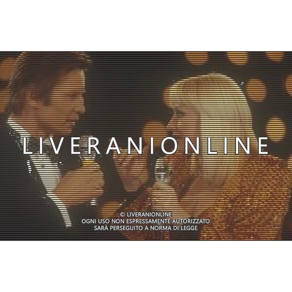 RETROSPETTIVA MICHAEL YORK ATTORE NELLA FOTO MICHAEL YORK OSPITE DELLA TRASMISSIONE TELEVISIVA “RAFFAELLA CARRA\' SHOW“A MILANO NELL\'ANNO 1988 AG ALDO LIVERANI SAS  