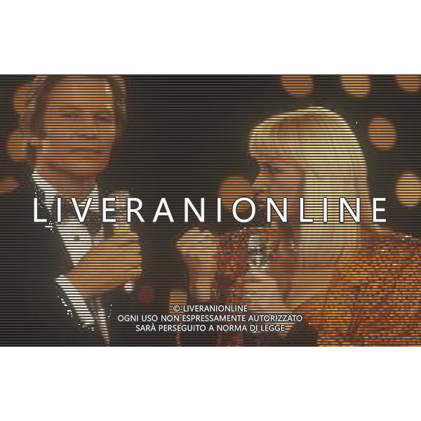 RETROSPETTIVA MICHAEL YORK ATTORE NELLA FOTO MICHAEL YORK OSPITE DELLA TRASMISSIONE TELEVISIVA “RAFFAELLA CARRA\' SHOW“A MILANO NELL\'ANNO 1988 AG ALDO LIVERANI SAS  