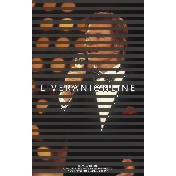 RETROSPETTIVA MICHAEL YORK ATTORE NELLA FOTO MICHAEL YORK OSPITE DELLA TRASMISSIONE TELEVISIVA “RAFFAELLA CARRA\' SHOW“A MILANO NELL\'ANNO 1988 AG ALDO LIVERANI SAS  