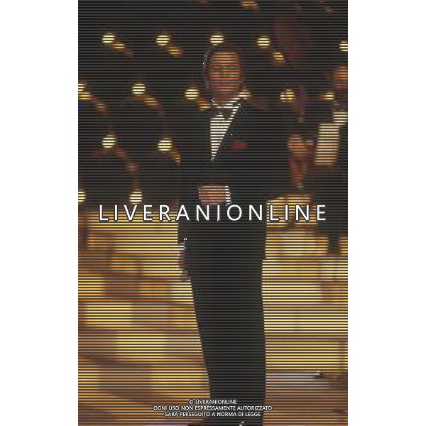 RETROSPETTIVA MICHAEL YORK ATTORE NELLA FOTO MICHAEL YORK OSPITE DELLA TRASMISSIONE TELEVISIVA “RAFFAELLA CARRA\' SHOW“A MILANO NELL\'ANNO 1988 AG ALDO LIVERANI SAS  