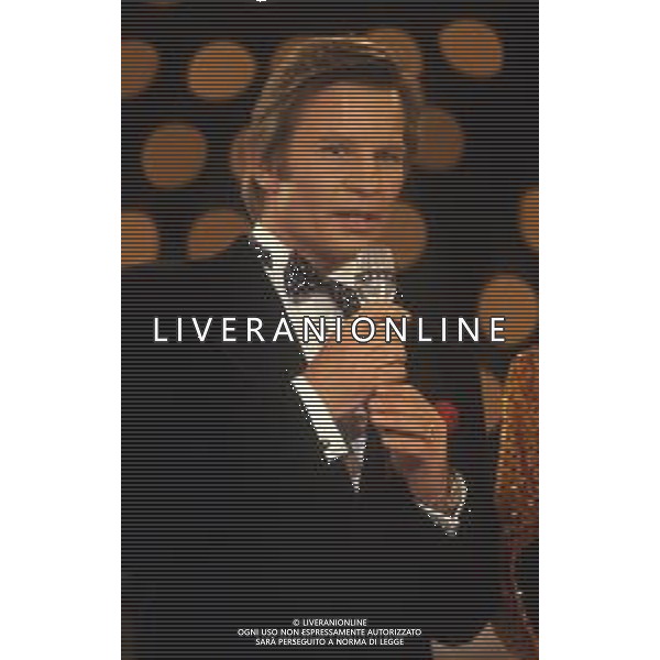 RETROSPETTIVA MICHAEL YORK ATTORE NELLA FOTO MICHAEL YORK OSPITE DELLA TRASMISSIONE TELEVISIVA “RAFFAELLA CARRA\' SHOW“A MILANO NELL\'ANNO 1988 AG ALDO LIVERANI SAS  