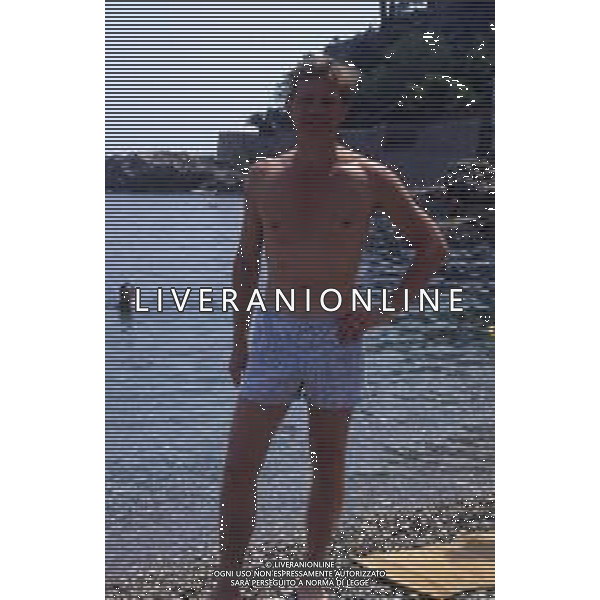RETROSPETTIVA MICHAEL YORK ATTORE NELLA FOTO MICHAEL YORK A TAORMINA NELL\'ANNO 1975 AG ALDO LIVERANI SAS