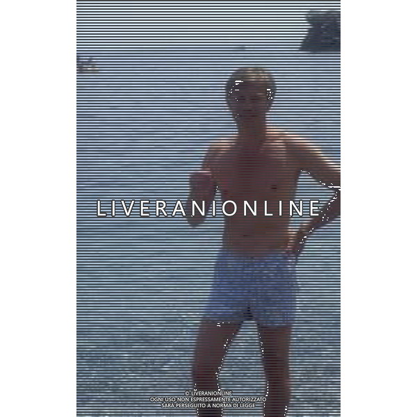 RETROSPETTIVA MICHAEL YORK ATTORE NELLA FOTO MICHAEL YORK A TAORMINA NELL\'ANNO 1975 AG ALDO LIVERANI SAS