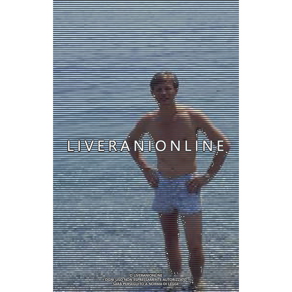 RETROSPETTIVA MICHAEL YORK ATTORE NELLA FOTO MICHAEL YORK A TAORMINA NELL\'ANNO 1975 AG ALDO LIVERANI SAS