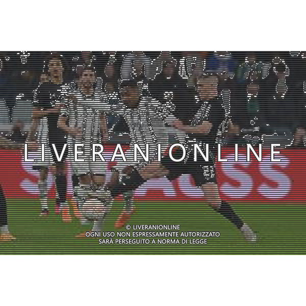 Torino 09.03.2023 Stadio Allianz Stadium ©Manuela Viganti/Agenzia Aldo Liverani Juventus vs Friburgo Europa League 2022/2023 Ottavi di Finale Nella foto: alex sandro e roland sallai ©Viganti / AGENZIA ALDO LIVERANI SAS