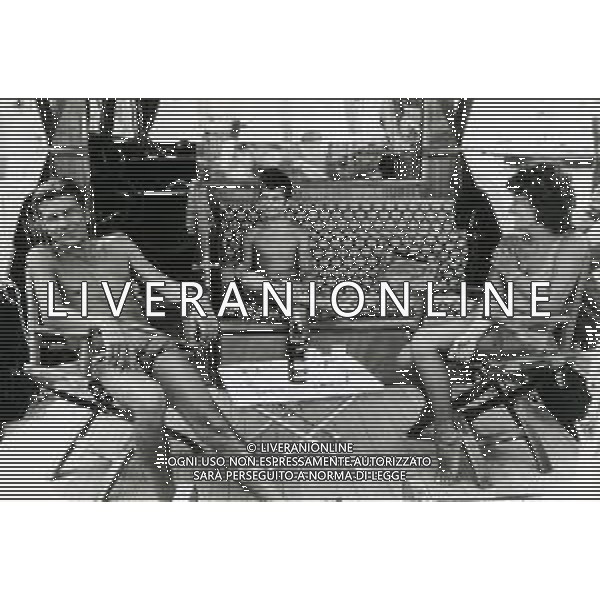 RETROSPETTIVA ALFREDO PIGNA GIORNALISTA E TELECRONISTA SPORTIVO NELLA FOTO ALFREDO PIGNA A SANT\'ANGELO D\'ISCHIA CON LA FAMIGLIA FOTO ENZO POPOLI-AG GIOVANNI LIVERANI AG ALDO LIVERANI SAS