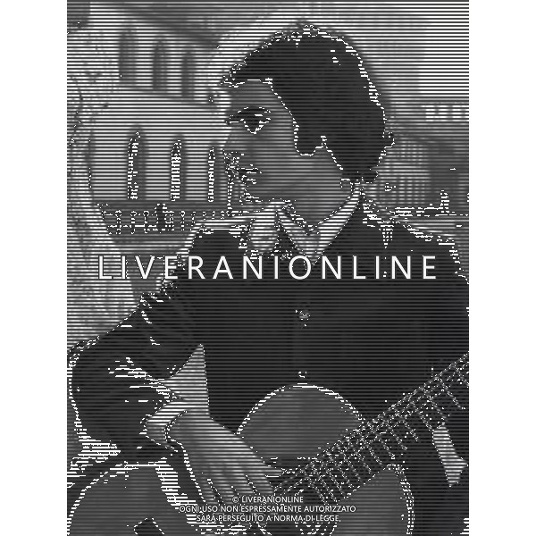 RETROSPETTIVA GIULIANO ILLIANI PSEUDONIMO DONATELLO CANTANTE NELLA FOTO GIULIANO ILLIANI  FOTO GINO BALDAN-AG ALDO LIVERANI SAS  