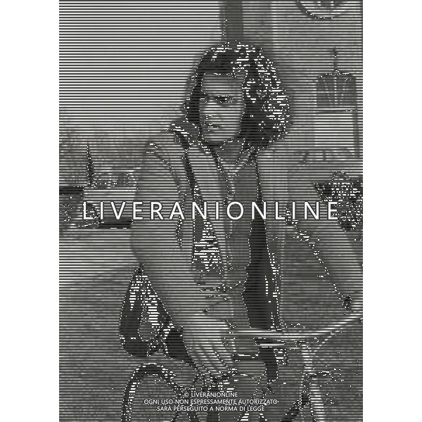 RETROSPETTIVA GIULIANO ILLIANI PSEUDONIMO DONATELLO CANTANTE NELLA FOTO GIULIANO ILLIANI CON LA MOGLIE ARMIDA STIVALA NELL\'ANNO 1973 FOTO GINO BALDAN-AG ALDO LIVERANI SAS