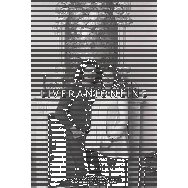 RETROSPETTIVA GIULIANO ILLIANI PSEUDONIMO DONATELLO CANTANTE NELLA FOTO GIULIANO ILLIANI CON LA MOGLIE ARMIDA STIVALA NELL\'ANNO 1973 FOTO GINO BALDAN-AG ALDO LIVERANI SAS