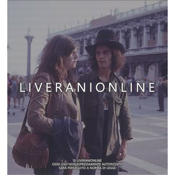RETROSPETTIVA GIULIANO ILLIANI PSEUDONIMO DONATELLO CANTANTE NELLA FOTO GIULIANO ILLIANI CON LA MOGLIE ARMIDA STIVALA NELL\'ANNO 1973 A VENEZIA PER LA PRESENTAZIONE DEL FILM“DIARIO DI UN ITALIANO“ FOTO GINO BALDAN-AG ALDO LIVERANI SAS  