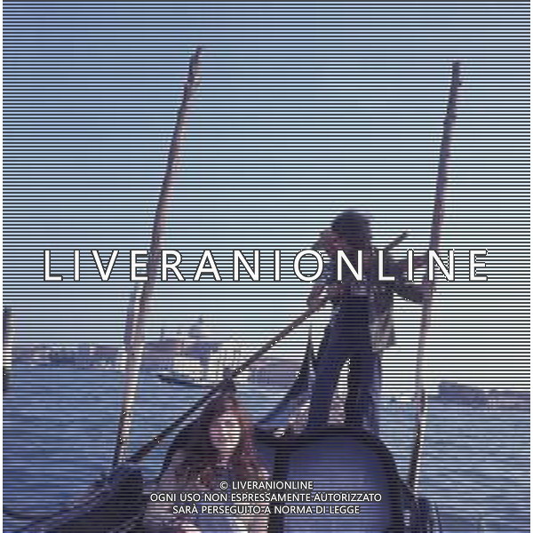RETROSPETTIVA GIULIANO ILLIANI PSEUDONIMO DONATELLO CANTANTE NELLA FOTO GIULIANO ILLIANI CON LA MOGLIE ARMIDA STIVALA NELL\'ANNO 1973 A VENEZIA PER LA PRESENTAZIONE DEL FILM“DIARIO DI UN ITALIANO“ FOTO GINO BALDAN-AG ALDO LIVERANI SAS  