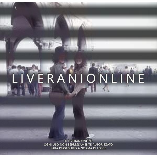 RETROSPETTIVA GIULIANO ILLIANI PSEUDONIMO DONATELLO CANTANTE NELLA FOTO GIULIANO ILLIANI CON LA MOGLIE ARMIDA STIVALA NELL\'ANNO 1973 A VENEZIA PER LA PRESENTAZIONE DEL FILM“DIARIO DI UN ITALIANO“ FOTO GINO BALDAN-AG ALDO LIVERANI SAS  