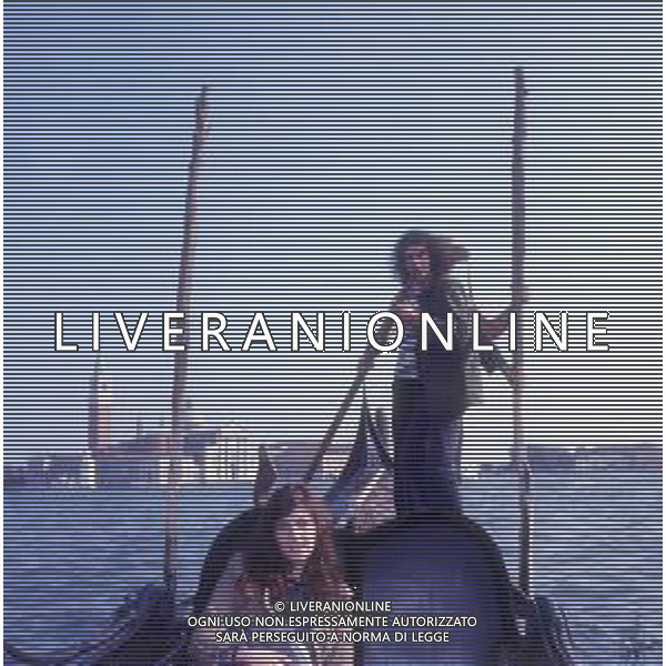 RETROSPETTIVA GIULIANO ILLIANI PSEUDONIMO DONATELLO CANTANTE NELLA FOTO GIULIANO ILLIANI CON LA MOGLIE ARMIDA STIVALA NELL\'ANNO 1973 A VENEZIA PER LA PRESENTAZIONE DEL FILM“DIARIO DI UN ITALIANO“ FOTO GINO BALDAN-AG ALDO LIVERANI SAS  