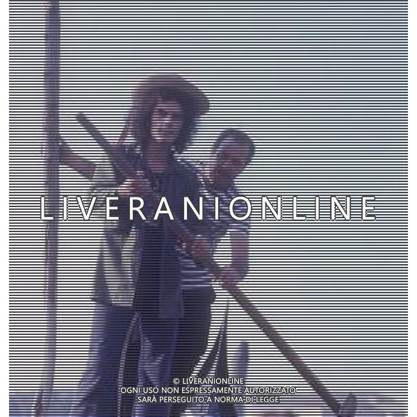 RETROSPETTIVA GIULIANO ILLIANI PSEUDONIMO DONATELLO CANTANTE NELLA FOTO GIULIANO ILLIANI CON LA MOGLIE ARMIDA STIVALA NELL\'ANNO 1973 A VENEZIA PER LA PRESENTAZIONE DEL FILM“DIARIO DI UN ITALIANO“ FOTO GINO BALDAN-AG ALDO LIVERANI SAS  