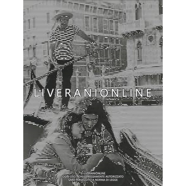 RETROSPETTIVA GIULIANO ILLIANI PSEUDONIMO DONATELLO CANTANTE NELLA FOTO GIULIANO ILLIANI CON LA MOGLIE ARMIDA STIVALA NELL\'ANNO 1973 A VENEZIA PER LA PRESENTAZIONE DEL FILM“DIARIO DI UN ITALIANO“ FOTO GINO BALDAN-AG ALDO LIVERANI SAS 