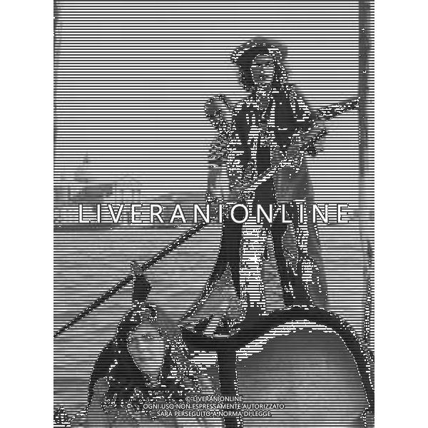 RETROSPETTIVA GIULIANO ILLIANI PSEUDONIMO DONATELLO CANTANTE NELLA FOTO GIULIANO ILLIANI CON LA MOGLIE ARMIDA STIVALA NELL\'ANNO 1973 A VENEZIA PER LA PRESENTAZIONE DEL FILM“DIARIO DI UN ITALIANO“ FOTO GINO BALDAN-AG ALDO LIVERANI SAS 