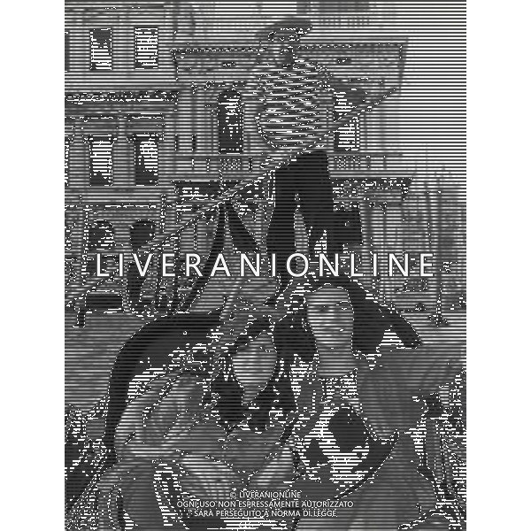 RETROSPETTIVA GIULIANO ILLIANI PSEUDONIMO DONATELLO CANTANTE NELLA FOTO GIULIANO ILLIANI CON LA MOGLIE ARMIDA STIVALA NELL\'ANNO 1973 A VENEZIA PER LA PRESENTAZIONE DEL FILM“DIARIO DI UN ITALIANO“ FOTO GINO BALDAN-AG ALDO LIVERANI SAS 