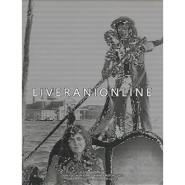 RETROSPETTIVA GIULIANO ILLIANI PSEUDONIMO DONATELLO CANTANTE NELLA FOTO GIULIANO ILLIANI CON LA MOGLIE ARMIDA STIVALA NELL\'ANNO 1973 A VENEZIA PER LA PRESENTAZIONE DEL FILM“DIARIO DI UN ITALIANO“ FOTO GINO BALDAN-AG ALDO LIVERANI SAS 