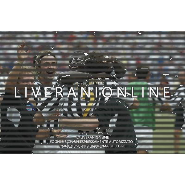 NEW YORK 3/08/2003 SUPERCOPPA ITALIANA NELLA FOTO ABBRACCI JUVENTUS FOTO ALDO LIVERANI