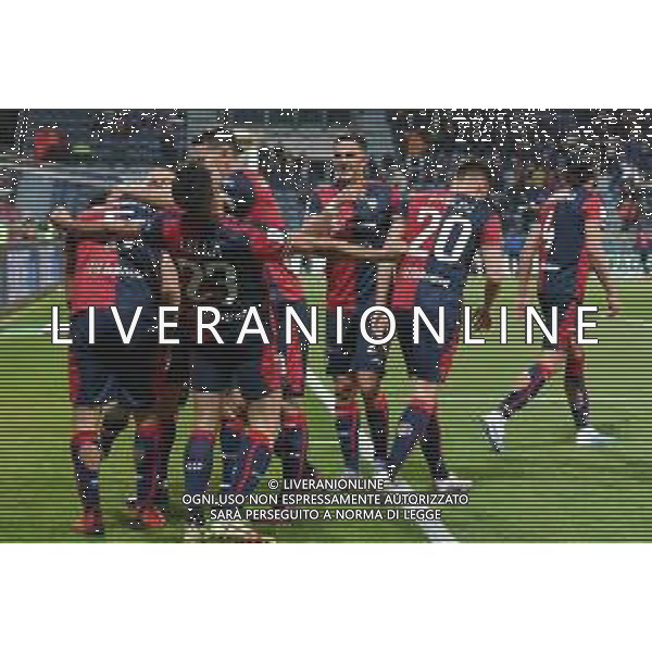 10-3-2023. Cagliari Calcio-Ascoli Calcio. 28° giornata serie BKT 2022/2023, stadio Unipol Domus Cagliari. Foto Salvatore Moi/Aldo Liverani s.a.s. Nella foto: rigore tirato da Gianluca Lapadula Cagliari, parato e poi gol di Marco Mancosu Cagliari su ribatutta portiere Nicola Leali Ascoli, ed esultanza. ©MOI SALVATORE / AGENZIA ALDO LIVERANI SAS