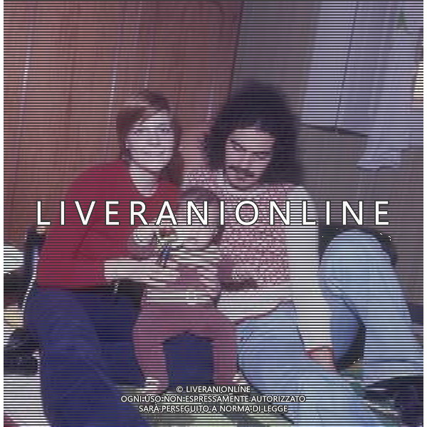 RETROSPETTIVA GIULIANO ILLIANI PSEUDONIMO DONATELLO CANTANTE NELLA FOTO GIULIANO ILLIANI CON LA MOGLIE ARMIDA STIVALA E LA FIGLIA FOTO GINO BALDAN-AG ALDO LIVERANI SAS  