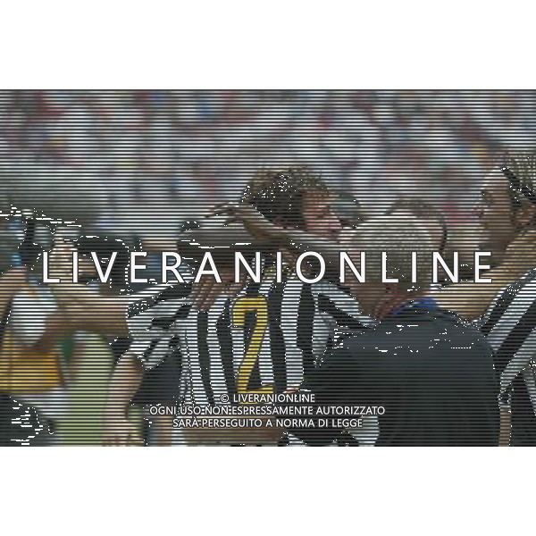 NEW YORK 3/08/2003 SUPERCOPPA ITALIANA NELLA FOTO ABBRACCI JUVENTUS FOTO ALDO LIVERANI