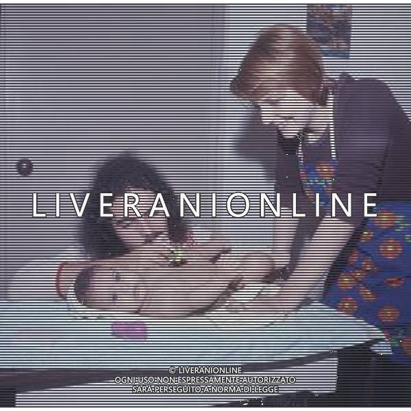 RETROSPETTIVA GIULIANO ILLIANI PSEUDONIMO DONATELLO CANTANTE NELLA FOTO GIULIANO ILLIANI CON LA MOGLIE ARMIDA STIVALA E LA FIGLIA FOTO GINO BALDAN-AG ALDO LIVERANI SAS  