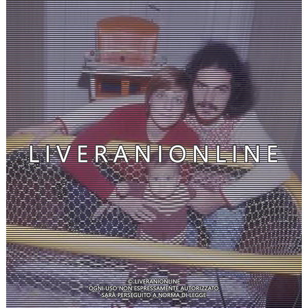 RETROSPETTIVA GIULIANO ILLIANI PSEUDONIMO DONATELLO CANTANTE NELLA FOTO GIULIANO ILLIANI CON LA MOGLIE ARMIDA STIVALA E LA FIGLIA FOTO GINO BALDAN-AG ALDO LIVERANI SAS  