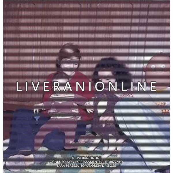 RETROSPETTIVA GIULIANO ILLIANI PSEUDONIMO DONATELLO CANTANTE NELLA FOTO GIULIANO ILLIANI CON LA MOGLIE ARMIDA STIVALA E LA FIGLIA FOTO GINO BALDAN-AG ALDO LIVERANI SAS  