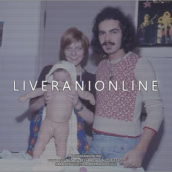 RETROSPETTIVA GIULIANO ILLIANI PSEUDONIMO DONATELLO CANTANTE NELLA FOTO GIULIANO ILLIANI CON LA MOGLIE ARMIDA STIVALA E LA FIGLIA FOTO GINO BALDAN-AG ALDO LIVERANI SAS  
