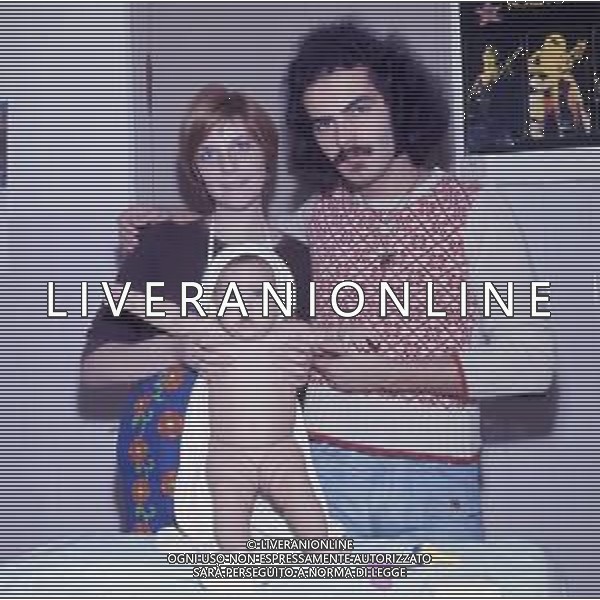 RETROSPETTIVA GIULIANO ILLIANI PSEUDONIMO DONATELLO CANTANTE NELLA FOTO GIULIANO ILLIANI CON LA MOGLIE ARMIDA STIVALA E LA FIGLIA FOTO GINO BALDAN-AG ALDO LIVERANI SAS  