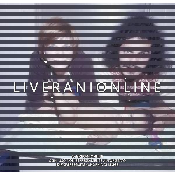 RETROSPETTIVA GIULIANO ILLIANI PSEUDONIMO DONATELLO CANTANTE NELLA FOTO GIULIANO ILLIANI CON LA MOGLIE ARMIDA STIVALA E LA FIGLIA FOTO GINO BALDAN-AG ALDO LIVERANI SAS  