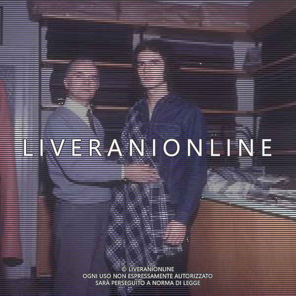 RETROSPETTIVA GIULIANO ILLIANI PSEUDONIMO DONATELLO CANTANTE NELLA FOTO GIULIANO ILLIANI CON IL PADRE FOTO GINO BALDAN-AG ALDO LIVERANI SAS  