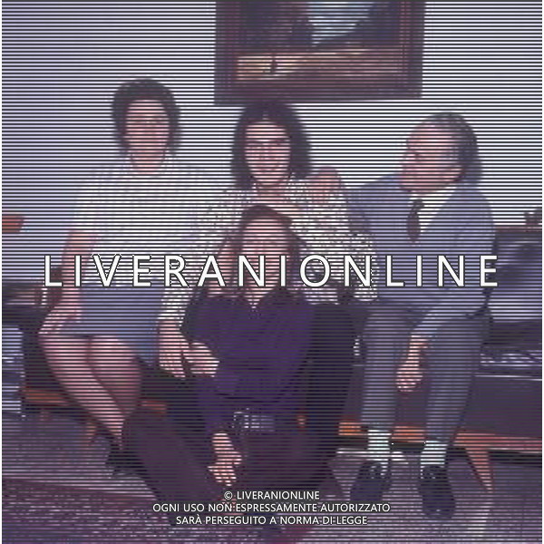 RETROSPETTIVA GIULIANO ILLIANI PSEUDONIMO DONATELLO CANTANTE NELLA FOTO GIULIANO ILLIANI IN FAMIGLIA  FOTO GINO BALDAN-AG ALDO LIVERANI SAS  