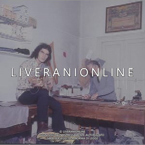 RETROSPETTIVA GIULIANO ILLIANI PSEUDONIMO DONATELLO CANTANTE NELLA FOTO GIULIANO ILLIANI CON IL PADRE FOTO GINO BALDAN-AG ALDO LIVERANI SAS